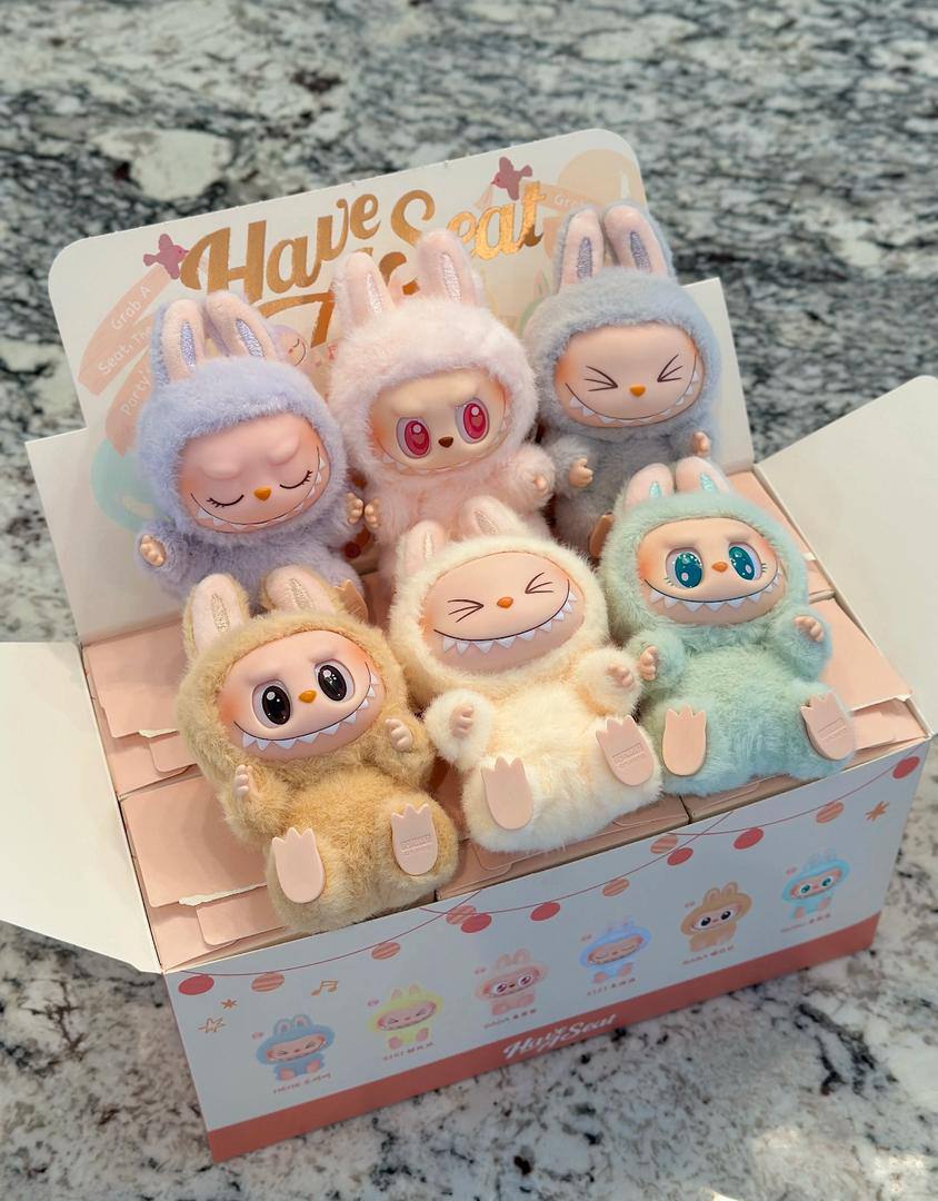 عروسک لبوبو نشسته ۱۵ سانتی‌متر