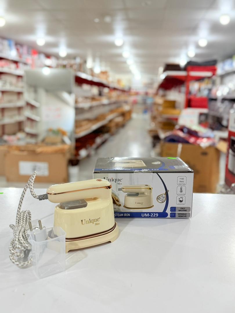 اتو بخار مسافرتی یونیک مدل UM229